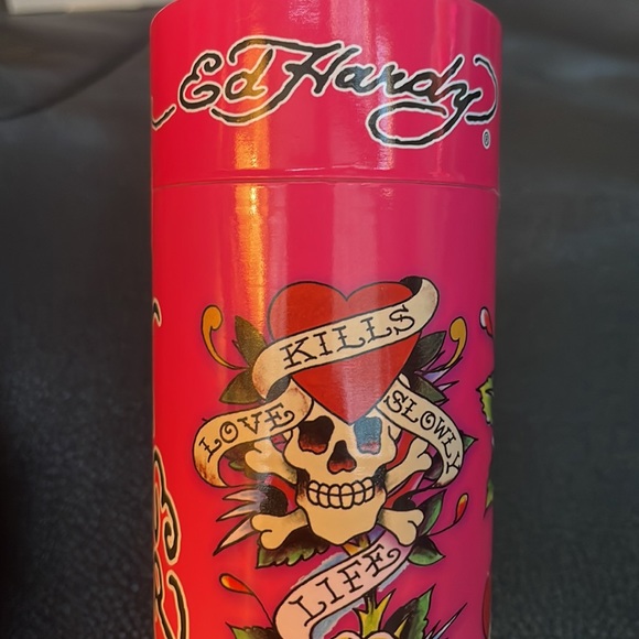 NIB Ed Hardy Love Kills Slowly 1.7 oz natural spray. Smells amazing!!! NEW! - Picture 3 of 6